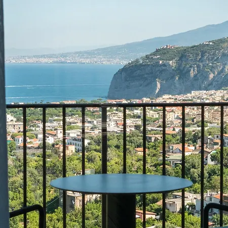 אתר נופש Gargiulo 3*